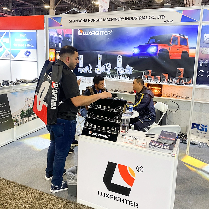 Lampu depan LED LUXFIGHTER di Ekspo Produk Selepas Pasaran Automotif
